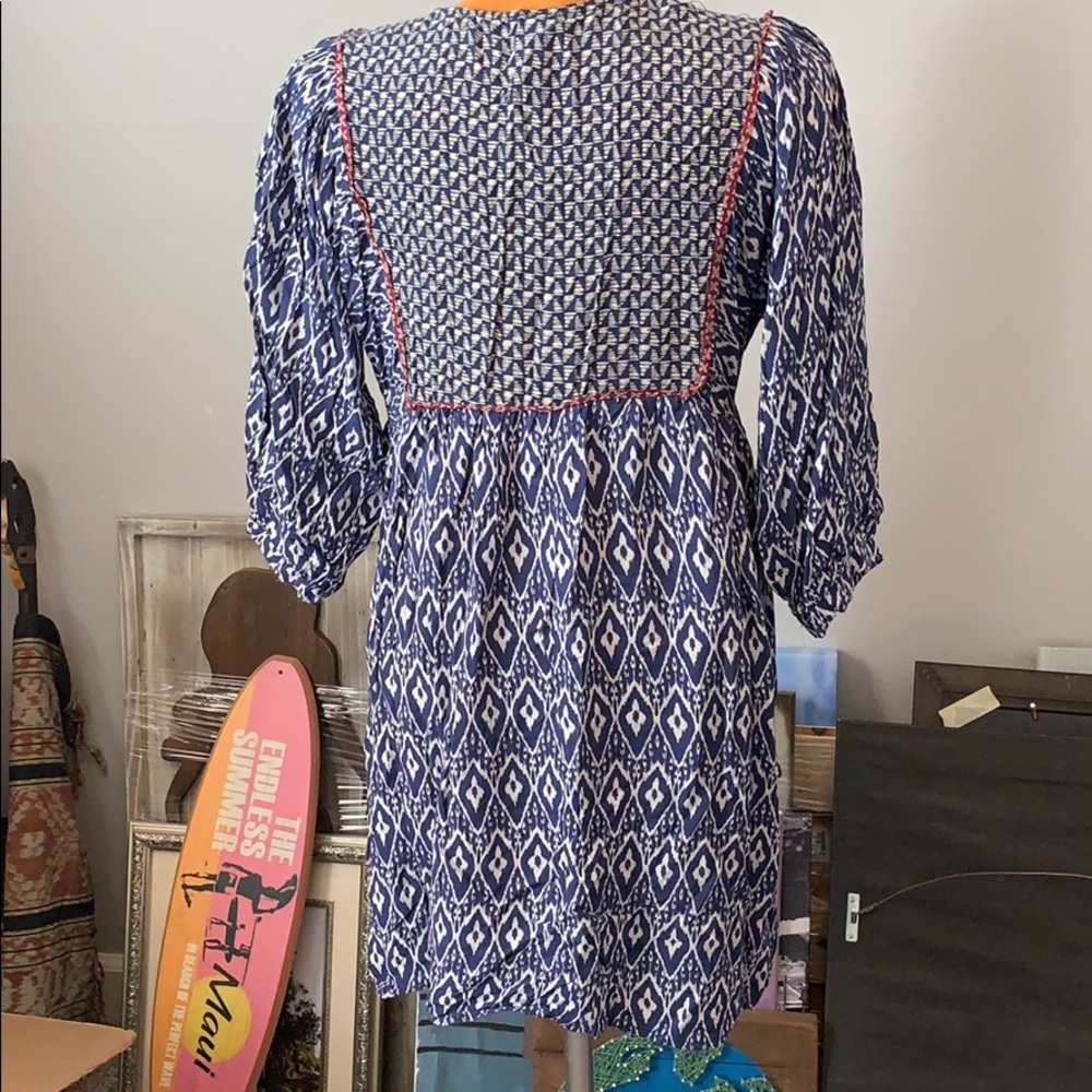 Dress - Picture 3 of 4